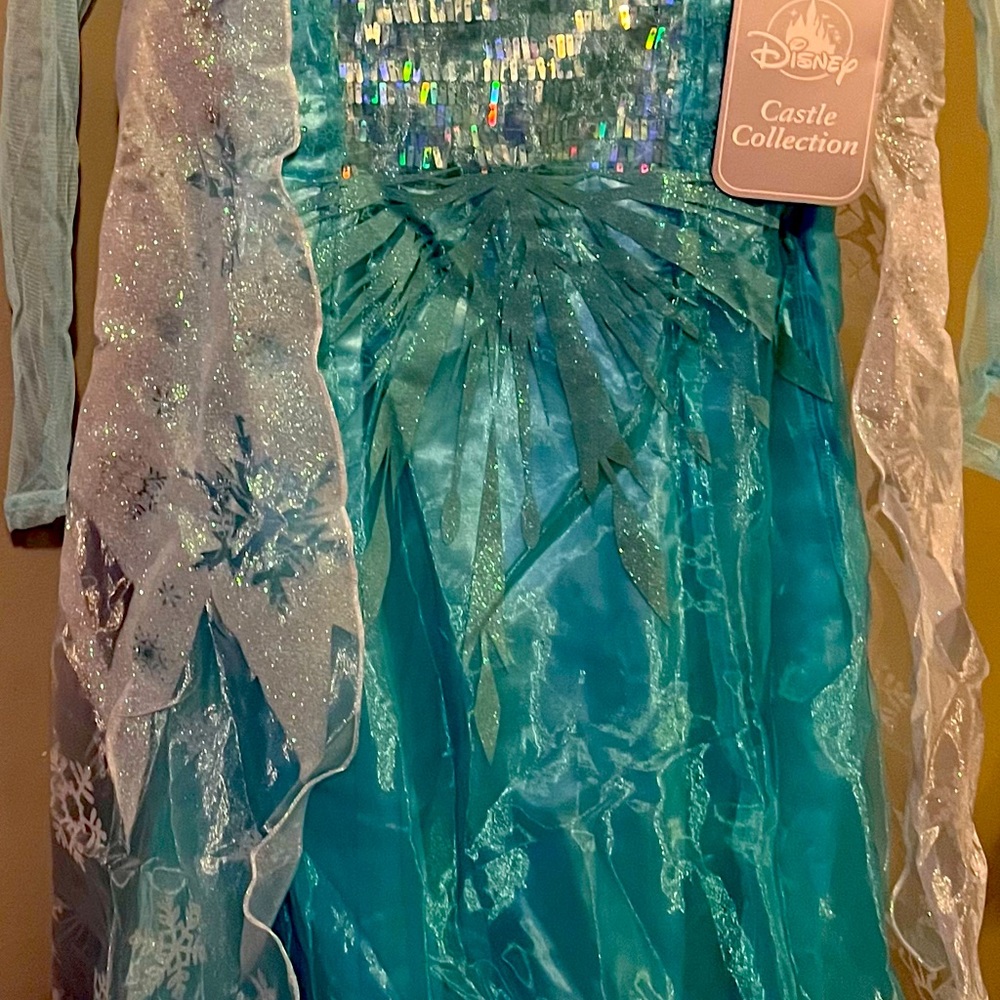 Girls Elsa Dress size 7/8 new with Tags